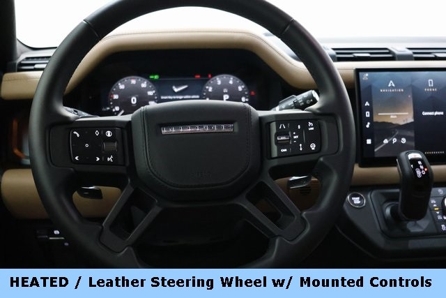 Land Rover Defender 110 Thumbnail Image 91