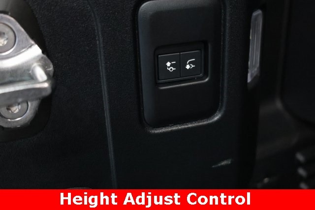 Land Rover Defender 110 Thumbnail Image 99