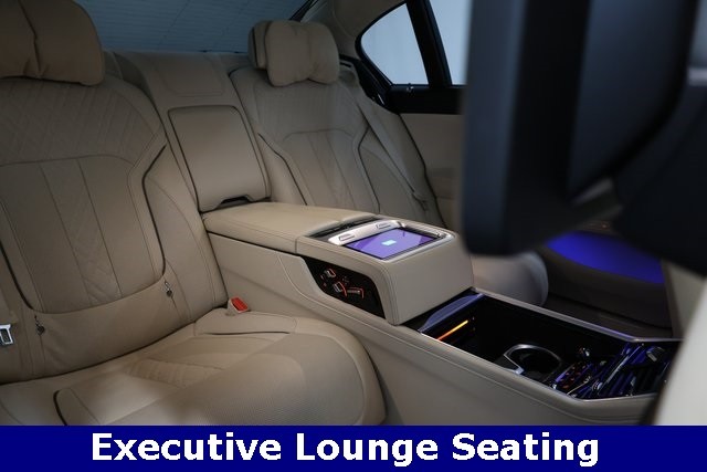 BMW 7 Series Thumbnail Image 60