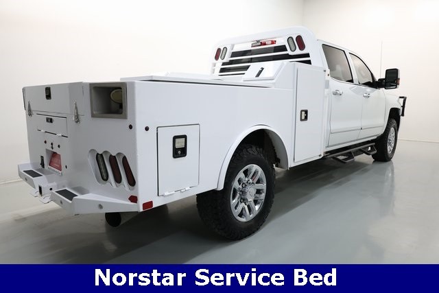 Chevrolet Silverado 3500HD Thumbnail Image 58