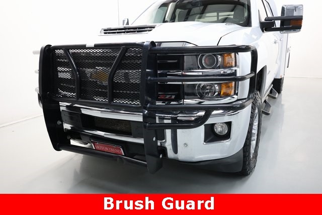 Chevrolet Silverado 3500HD Thumbnail Image 62
