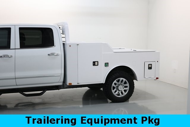 Chevrolet Silverado 3500HD Thumbnail Image 64
