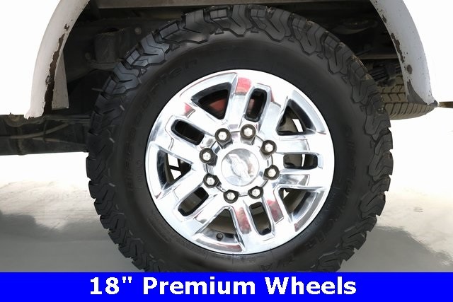 Chevrolet Silverado 3500HD Thumbnail Image 82