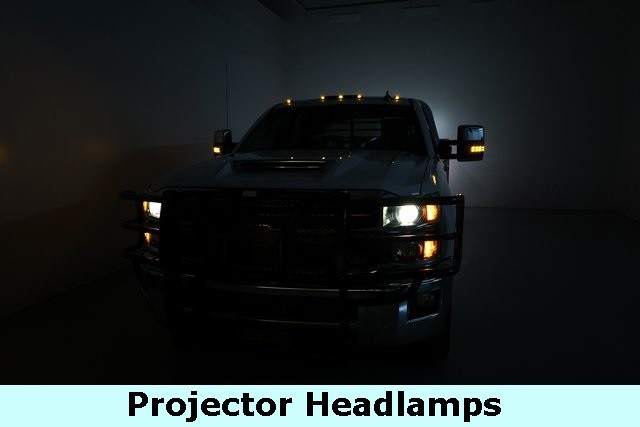 Chevrolet Silverado 3500HD Thumbnail Image 88