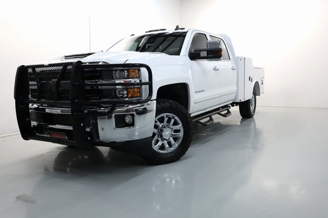 Chevrolet Silverado 3500HD Thumbnail Image 93