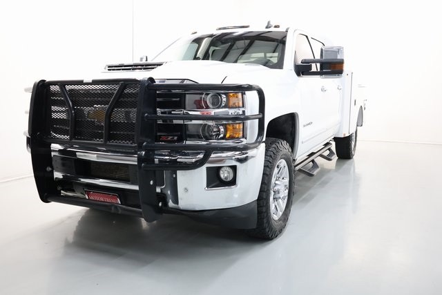 Chevrolet Silverado 3500HD Thumbnail Image 94