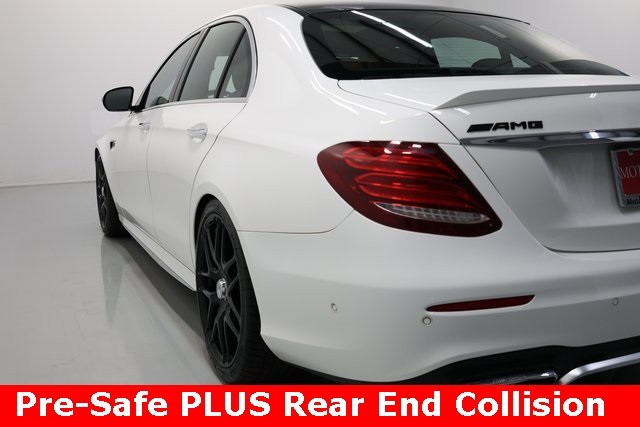 Mercedes-Benz E-Class Thumbnail Image 79