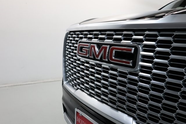 GMC Yukon Thumbnail Image 64
