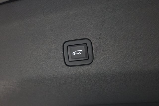 GMC Yukon Thumbnail Image 84