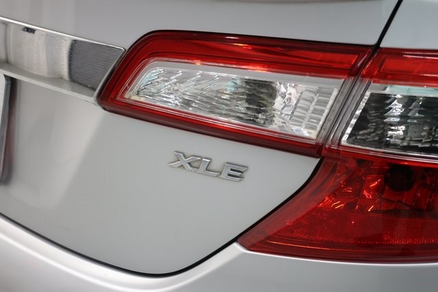 Toyota Camry Thumbnail Image 74