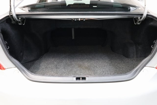 Toyota Camry Thumbnail Image 75