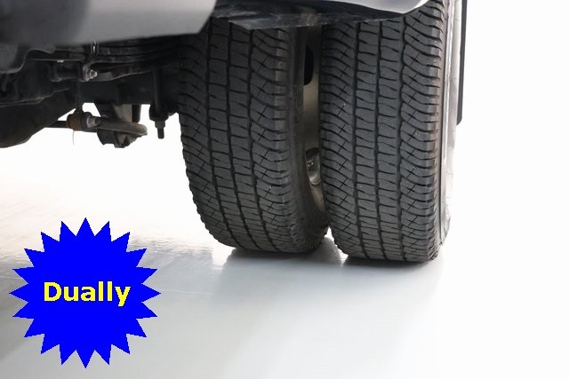 Ford Super Duty F-350 DRW Thumbnail Image 53