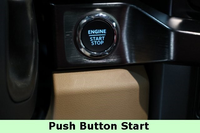 Ford Super Duty F-350 DRW Thumbnail Image 72