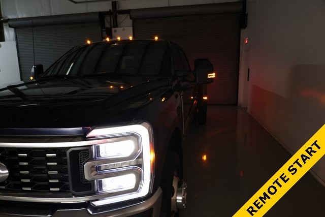 Ford Super Duty F-350 DRW Thumbnail Image 74
