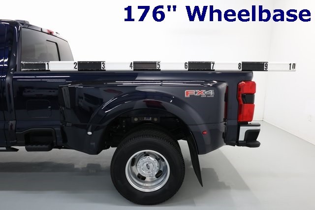 Ford Super Duty F-350 DRW Thumbnail Image 79