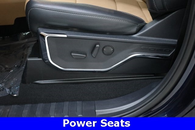 Ford Super Duty F-350 DRW Thumbnail Image 82