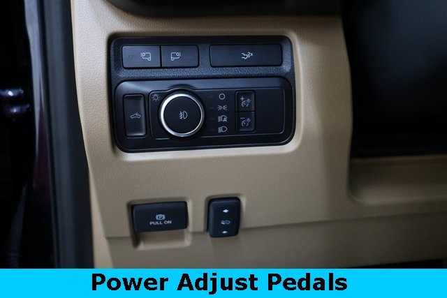 Ford Super Duty F-350 DRW Thumbnail Image 89