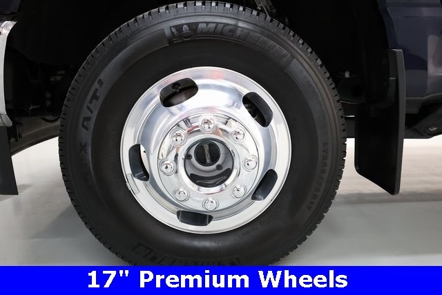 Ford Super Duty F-350 DRW Thumbnail Image 94