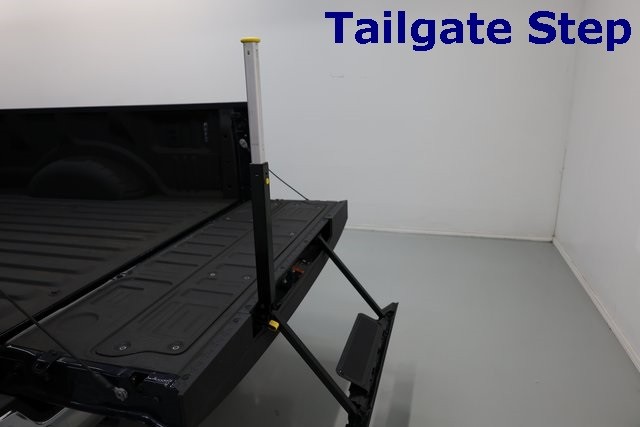Ford Super Duty F-350 DRW Thumbnail Image 96
