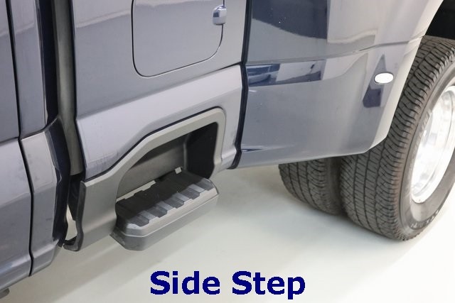Ford Super Duty F-350 DRW Thumbnail Image 100
