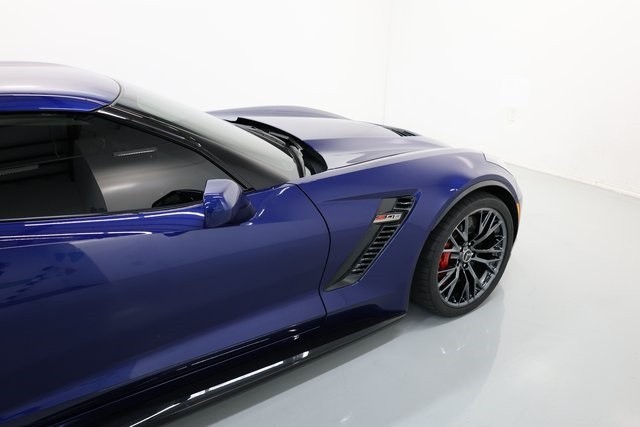 Chevrolet Corvette Thumbnail Image 96