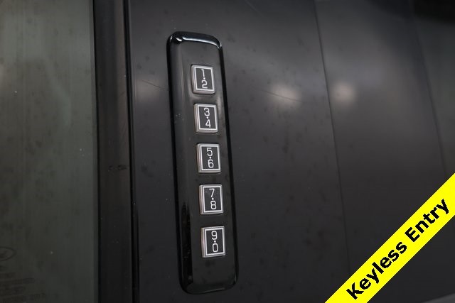 Ford Super Duty F-250 SRW Thumbnail Image 77
