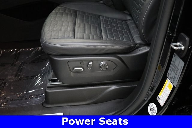 Cadillac Escalade Thumbnail Image 90