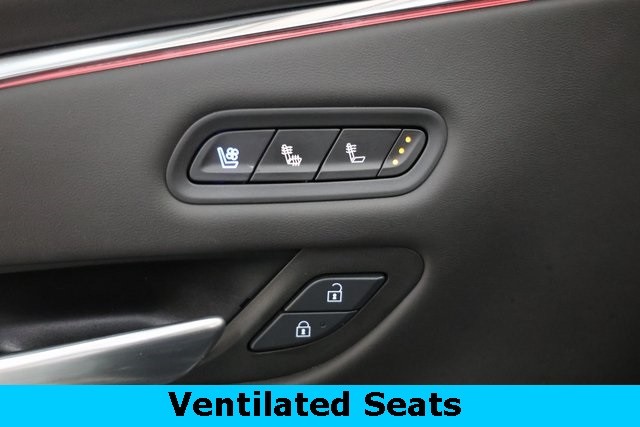Cadillac Escalade Thumbnail Image 92