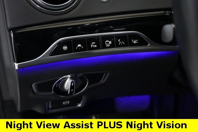 Mercedes-Benz S-Class Thumbnail Image 74