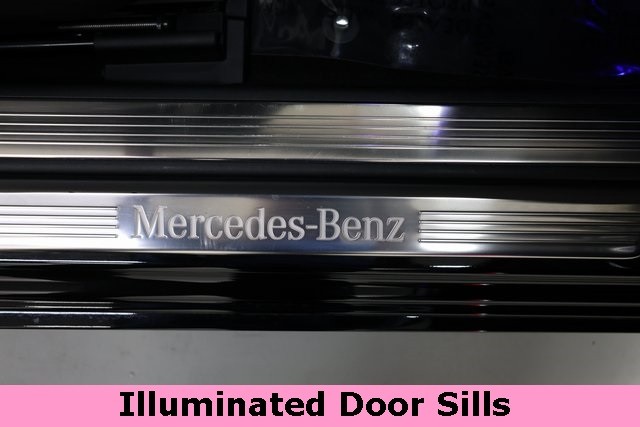 Mercedes-Benz S-Class Thumbnail Image 78
