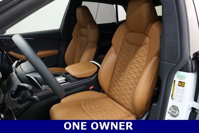 Audi RS Q8 Vehicle Image 06