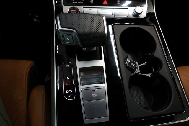 Audi RS Q8 Vehicle Image 25