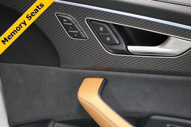 Audi RS Q8 Vehicle Image 33