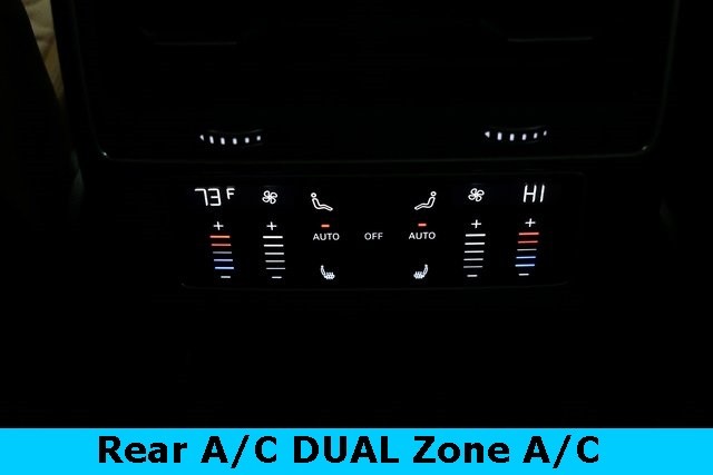 Audi RS Q8 Vehicle Image 40