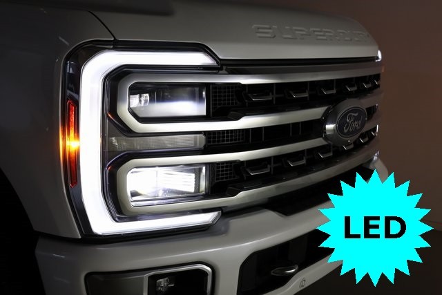 Ford Super Duty F-250 SRW Thumbnail Image 98