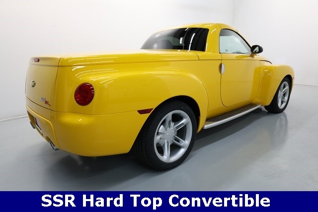Chevrolet SSR Thumbnail Image 54
