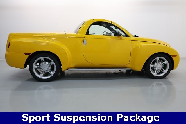 Chevrolet SSR Thumbnail Image 64