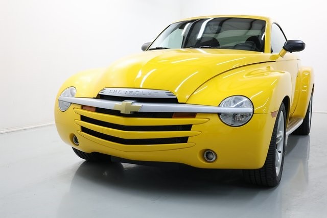 Chevrolet SSR Thumbnail Image 86
