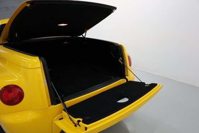 Chevrolet SSR Thumbnail Image 100