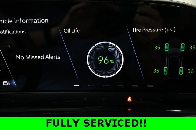 Cadillac Escalade ESV Vehicle Image 05