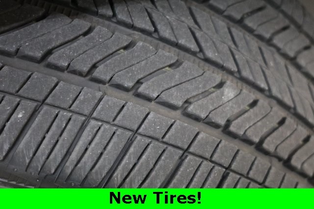 Cadillac Escalade ESV Vehicle Image 06