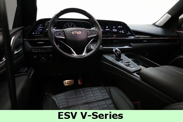 Cadillac Escalade ESV Vehicle Image 09