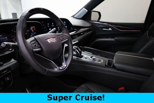 Cadillac Escalade ESV Vehicle Image 10