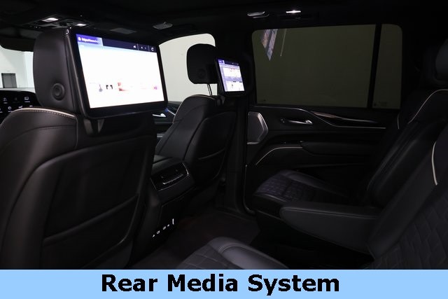 Cadillac Escalade ESV Vehicle Image 12