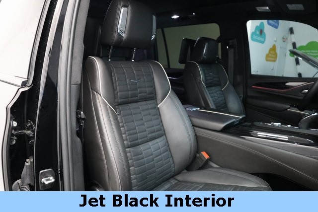 Cadillac Escalade ESV Vehicle Image 18