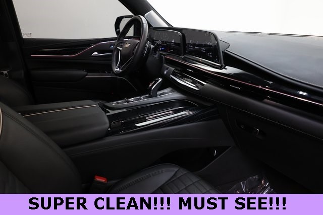 Cadillac Escalade ESV Vehicle Image 19