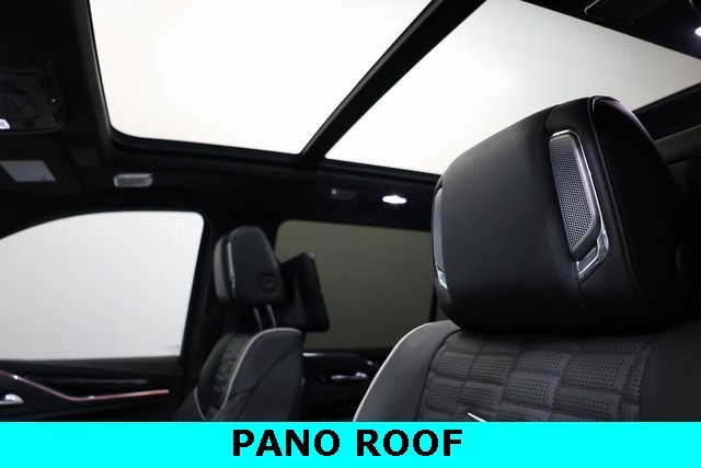 Cadillac Escalade ESV Vehicle Image 27