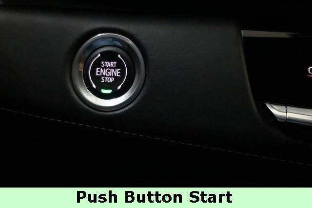 Cadillac Escalade ESV Vehicle Image 28