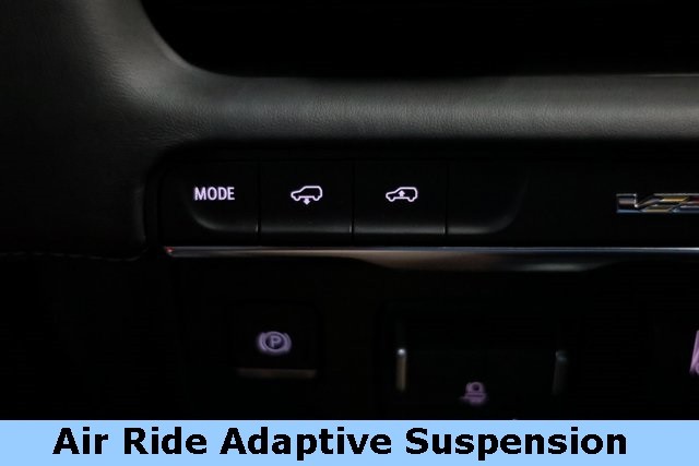 Cadillac Escalade ESV Vehicle Image 36