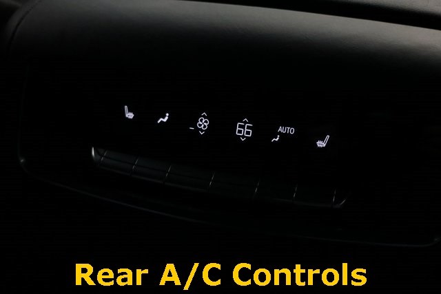 Cadillac Escalade ESV Vehicle Image 45